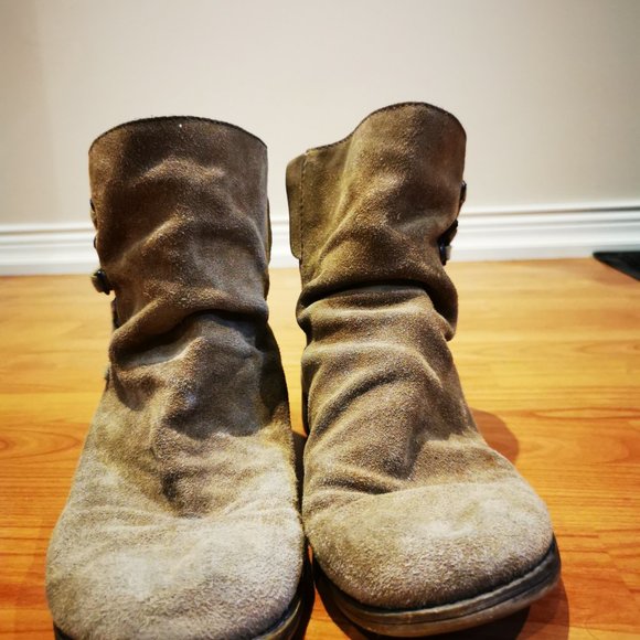 Olive green grungy suede Nine West boots - Picture 3 of 10